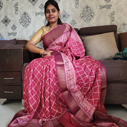 Dola Silk Checks Saree - ES179