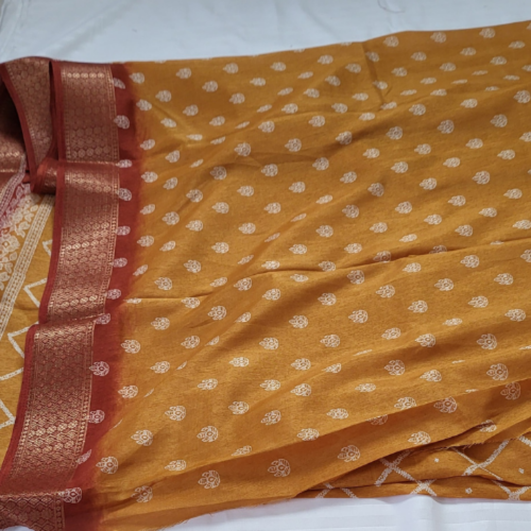 Dola Silk Checks Saree - ES179